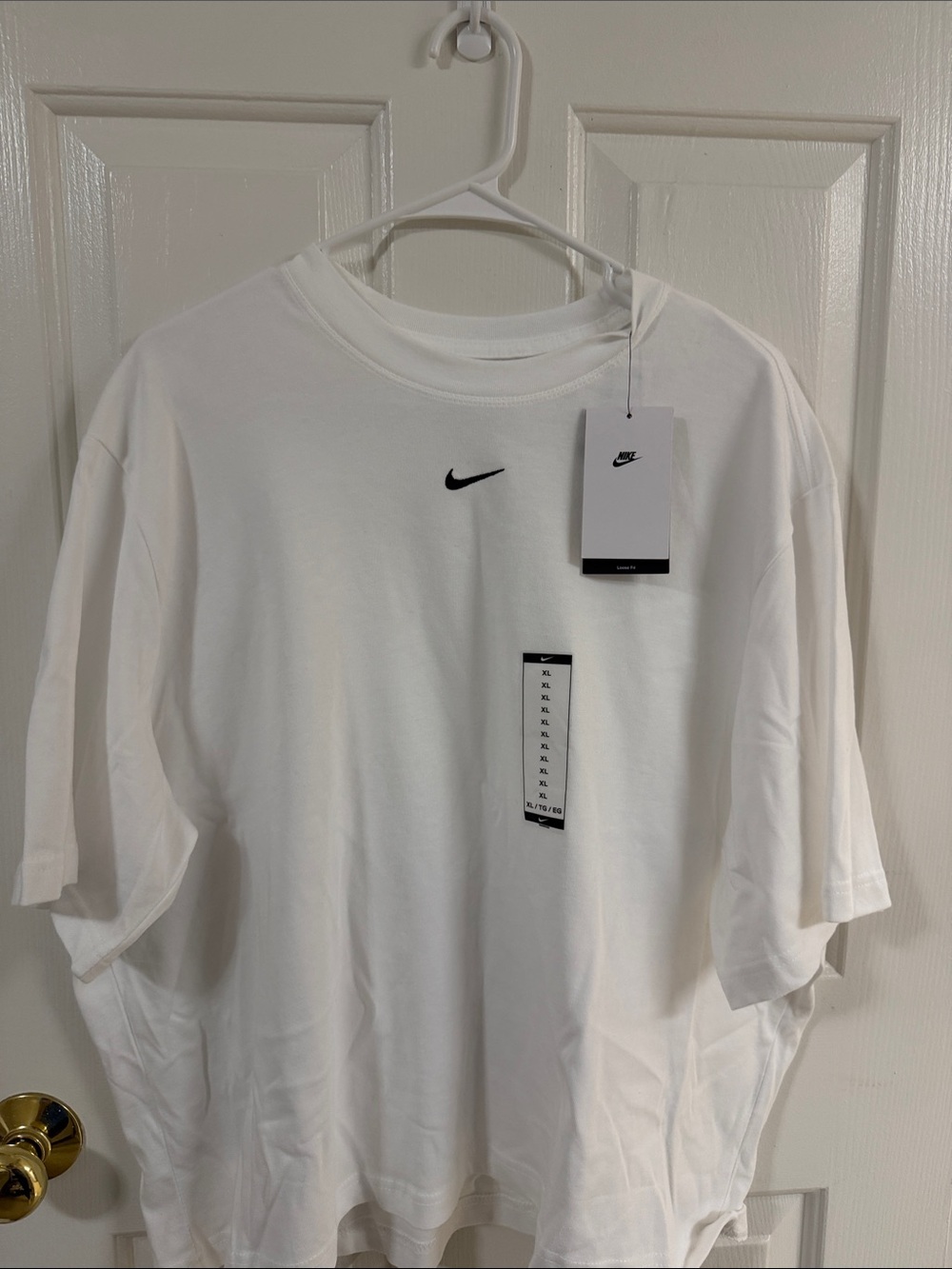 New Woman’s Nike White Short Sleeve Tee L